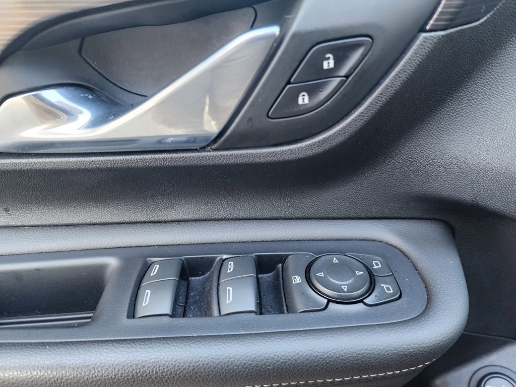 Used 2023 GMC Terrain SLE w/ Driver Convenience Package image 21