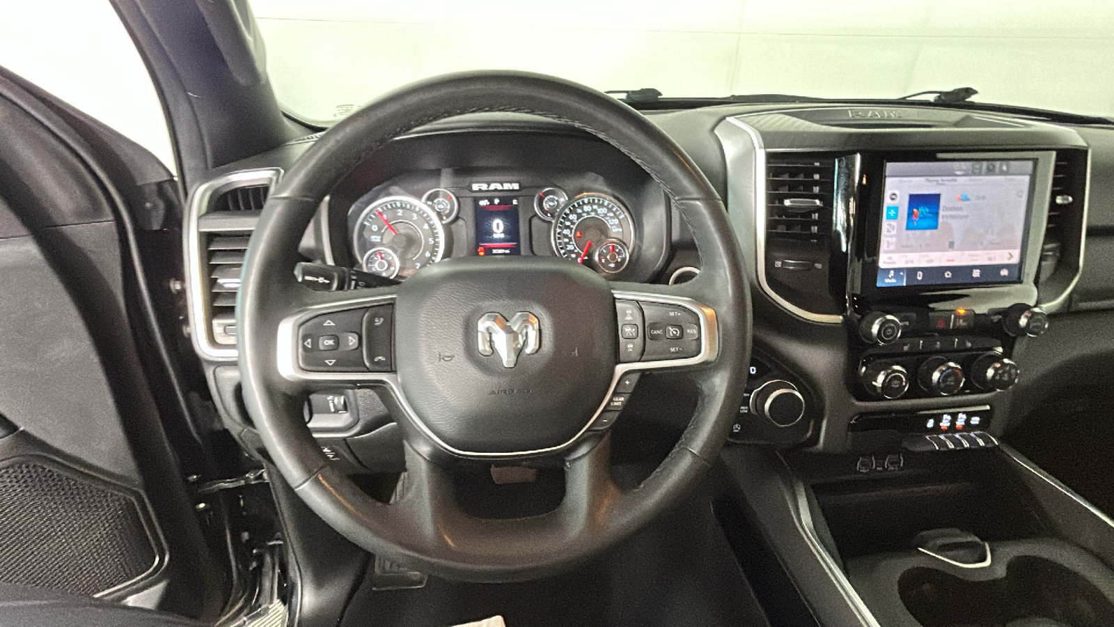 Used 2025 RAM 1500 Big Horn AWD/4WD image 18