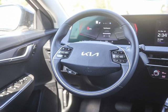 Used 2024 Kia EV6 Light RWD image 16