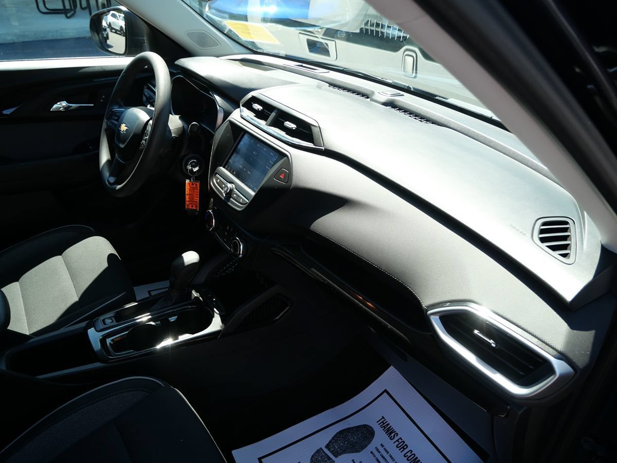Used 2021 Chevrolet TrailBlazer LS FWD image 30