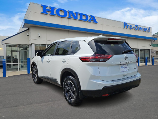 Used 2025 Nissan Rogue SV AWD/4WD image 6