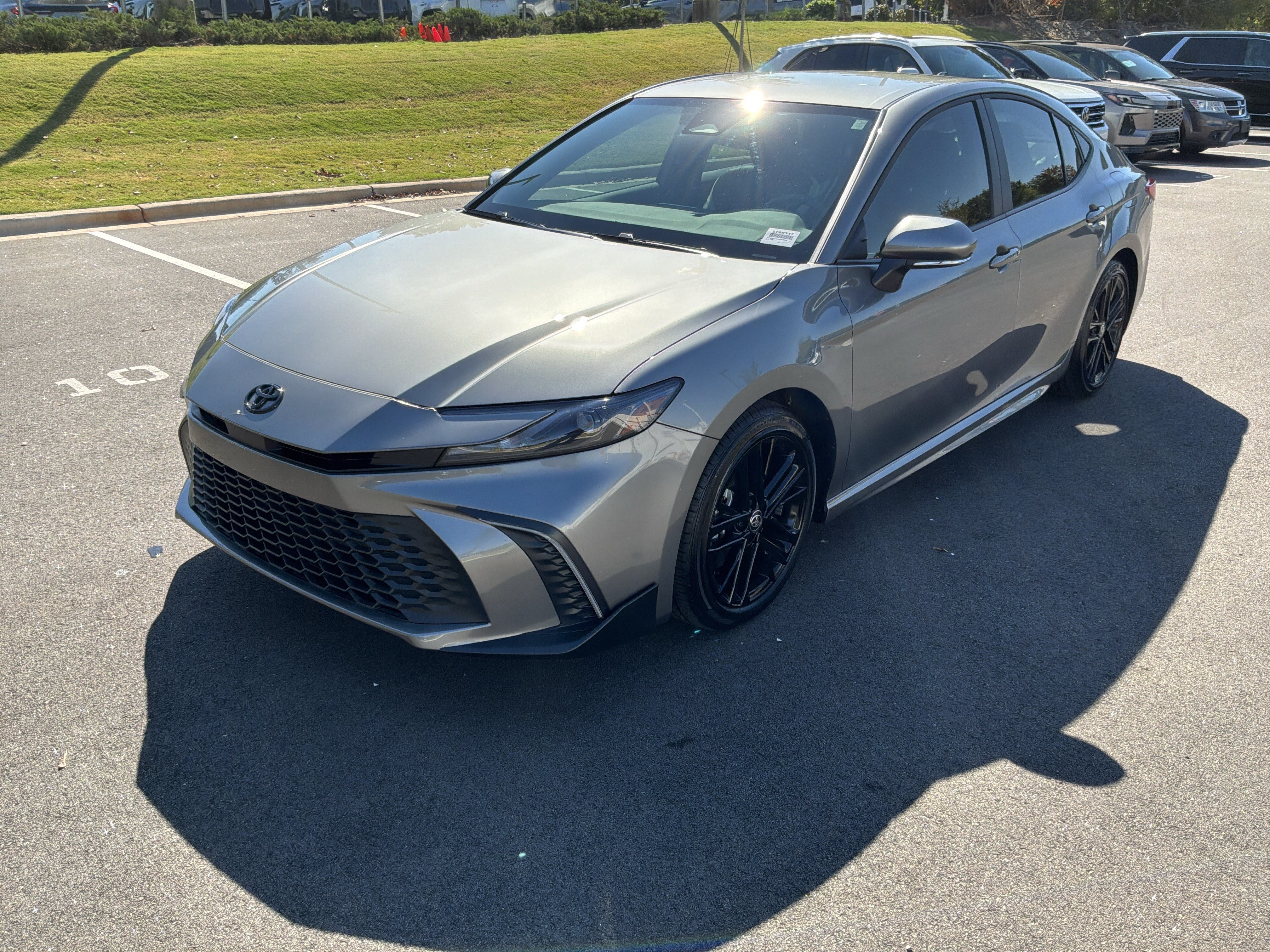 Used 2026 Toyota Camry SE FWD image 5