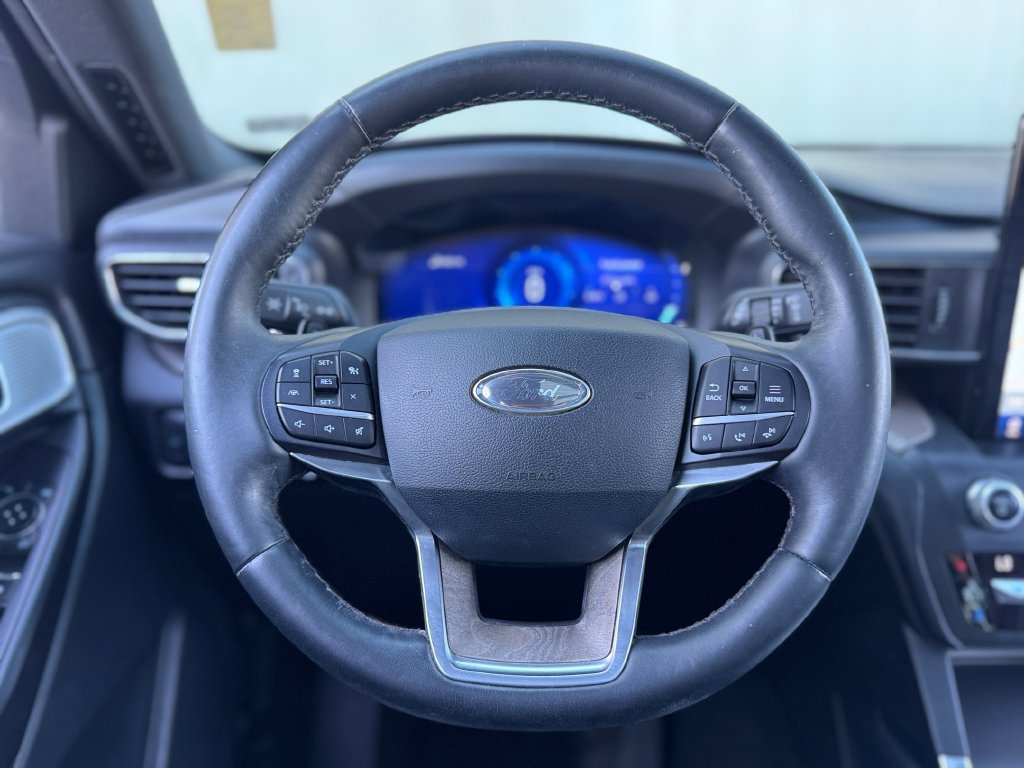 Used 2020 Ford Explorer Platinum w/ Premium Technology Package AWD/4WD image 15