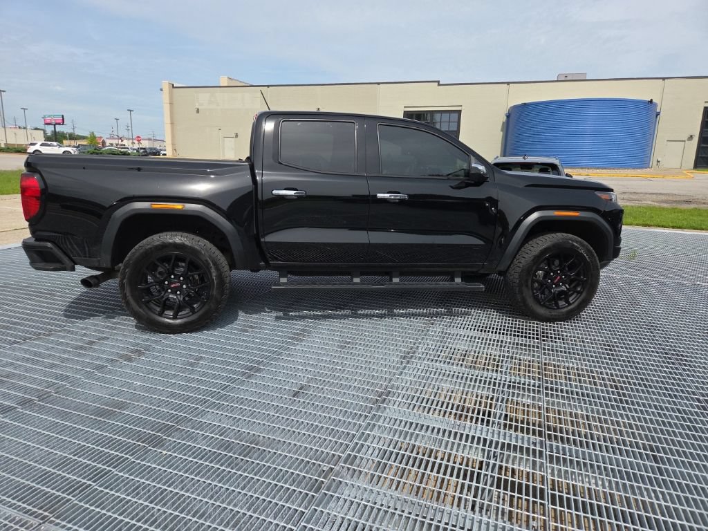 Used 2023 GMC Canyon Denali w/ Denali Black Edition AWD/4WD image 6