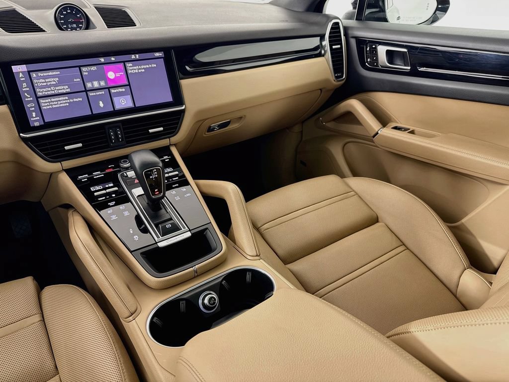 Certified 2021 Porsche Cayenne Coupe AWD/4WD image 26