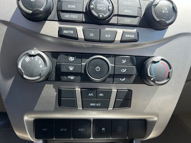Used 2009 Ford Focus SE FWD image 18