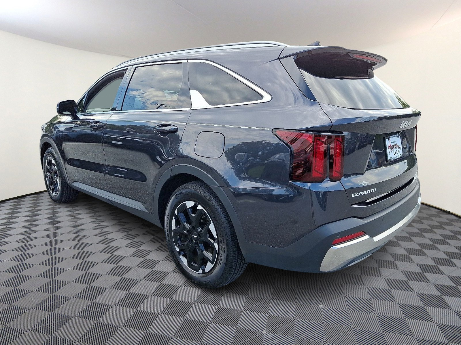 Certified 2025 Kia Sorento S w/ Panoramic Sunroof Package FWD image 4