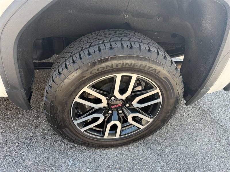 Used 2021 GMC Sierra 1500 AT4 w/ AT4 Premium Package AWD/4WD image 17