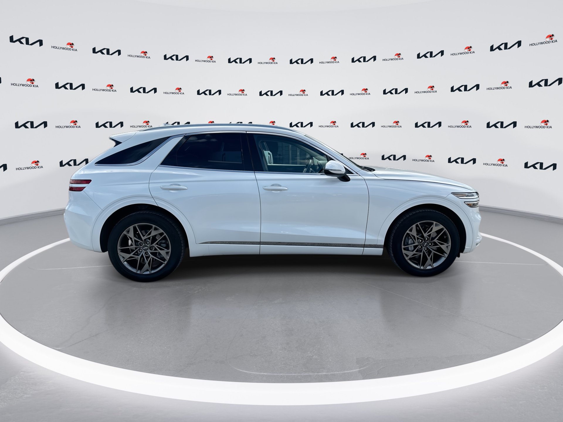 Used 2025 Genesis GV70 2.5T AWD/4WD image 11