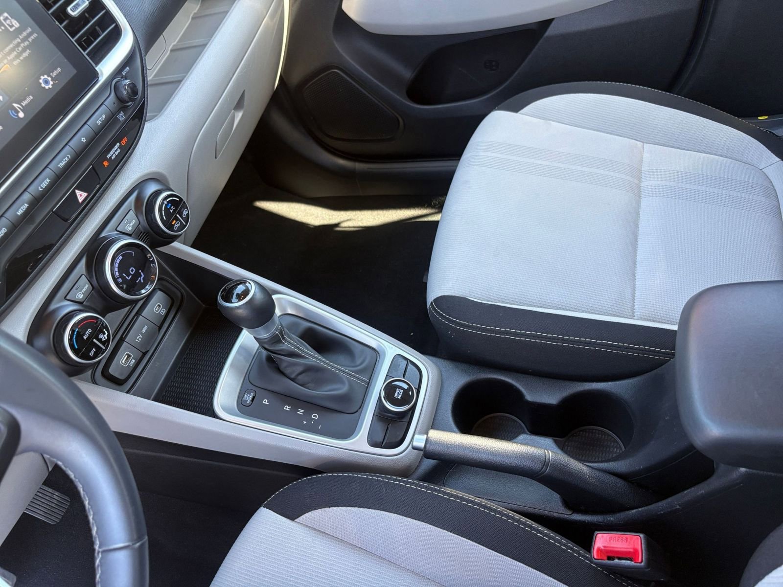 Used 2025 Hyundai Venue SEL image 41