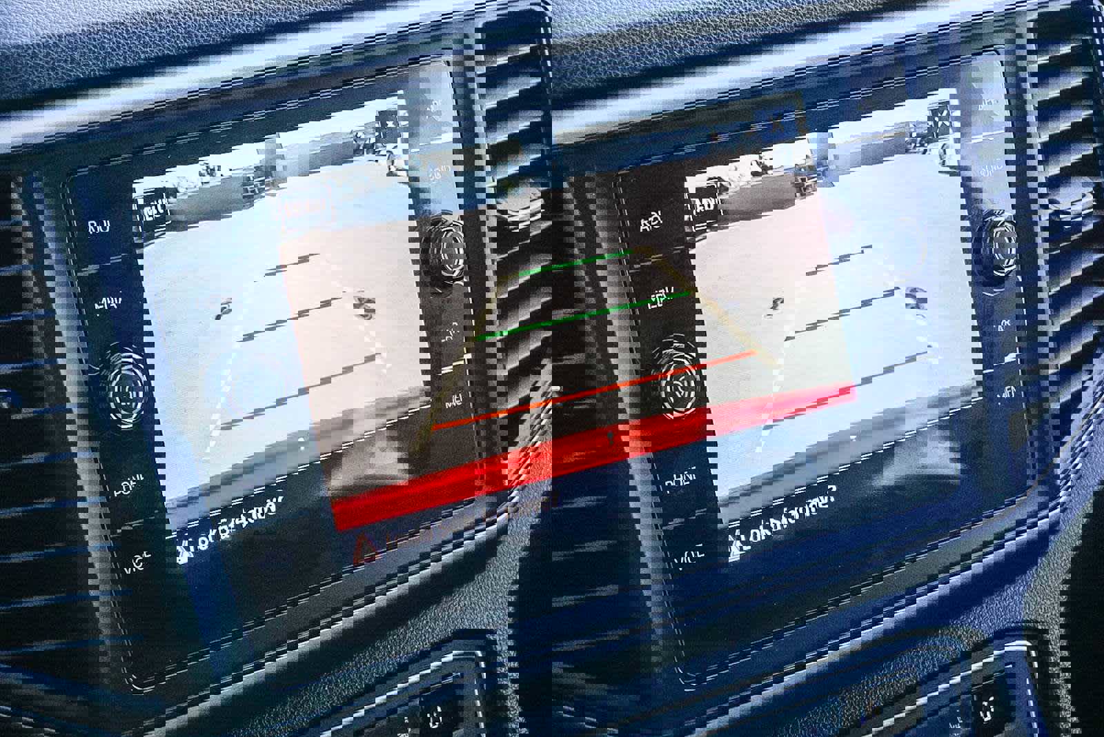 Used 2020 Volkswagen Atlas Cross Sport SE w/ Panoramic Sunroof Package image 35