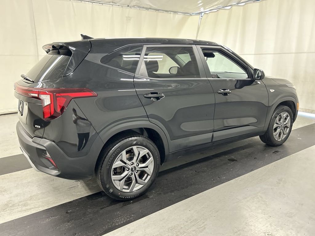 Certified 2024 Kia Seltos LX AWD/4WD image 2