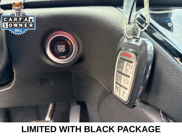 Used 2025 Chrysler Pacifica Limited image 39