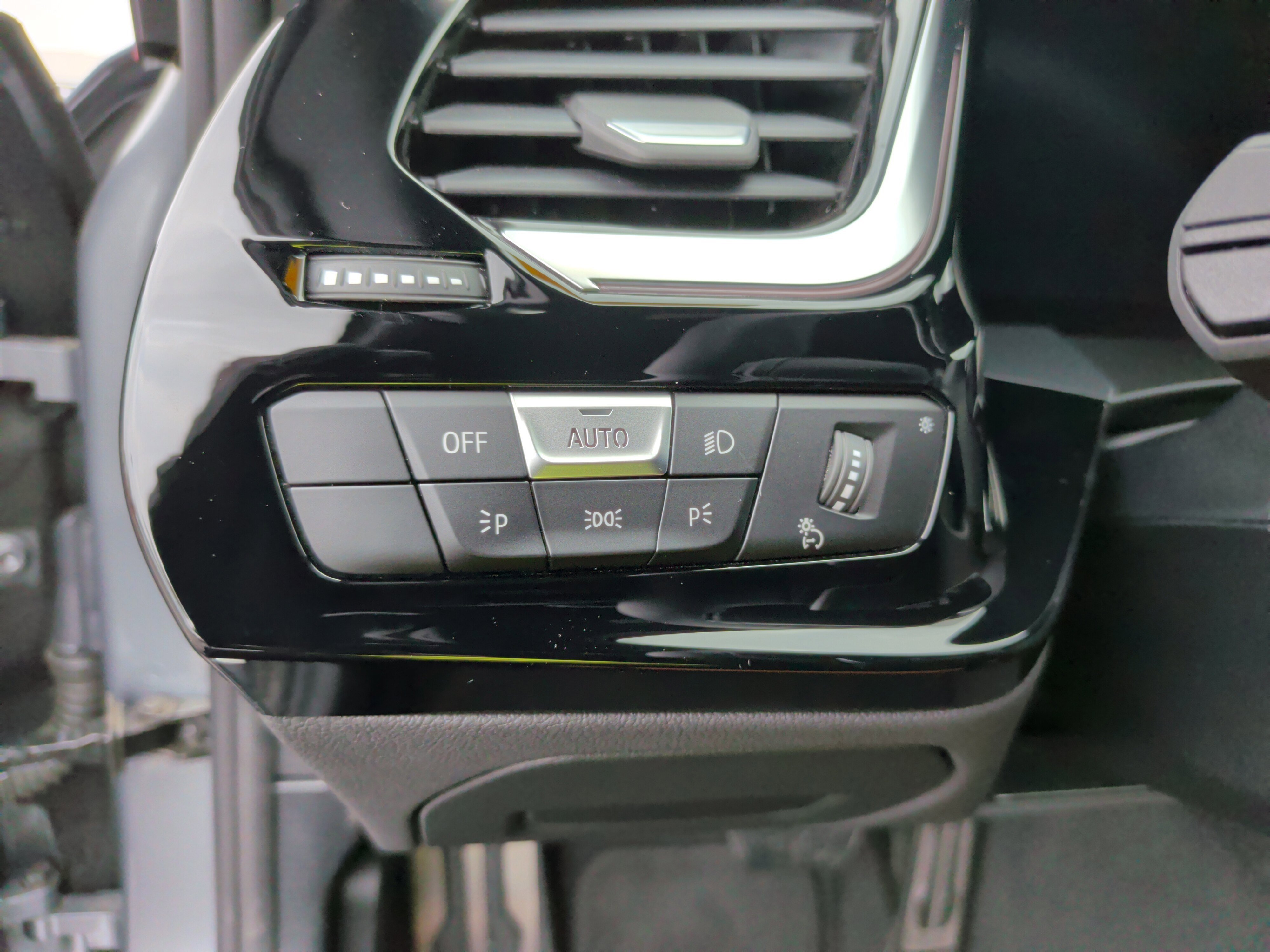 Certified 2026 BMW Z4 M40i w/ Premium Package image 24