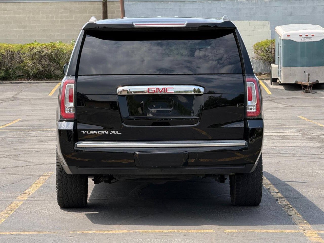 Used 2016 GMC Yukon XL Denali w/ Enhanced Security Package AWD/4WD image 4