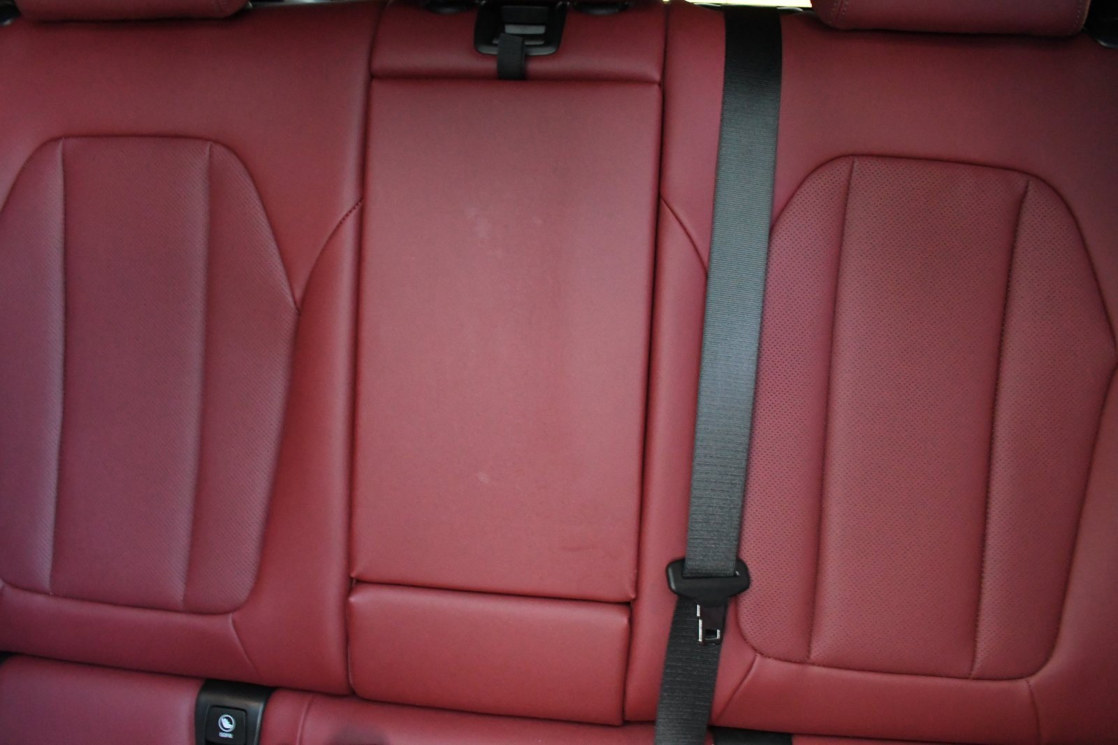 Used 2025 BMW X4 M40i w/ Premium Package image 10