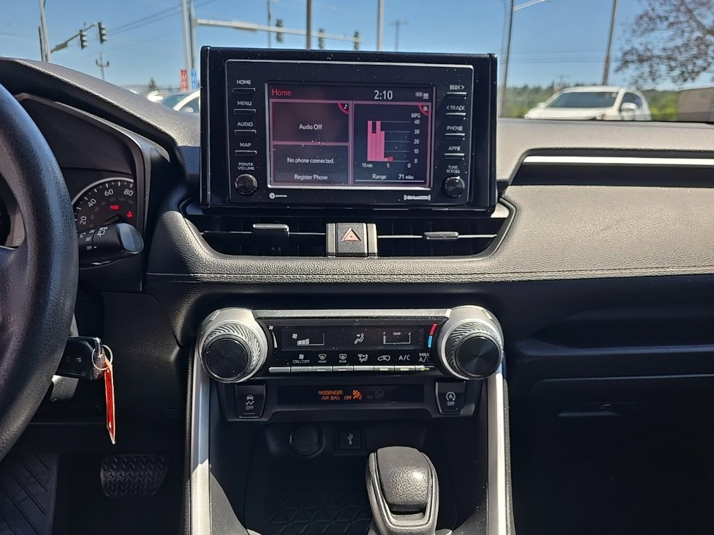 Used 2022 Toyota RAV4 LE image 20