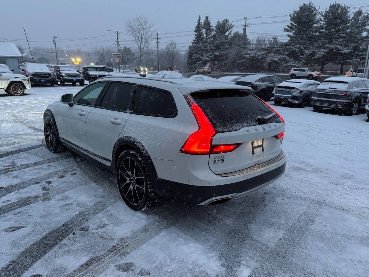 Used 2020 Volvo V90 T6 Cross Country AWD/4WD image 8
