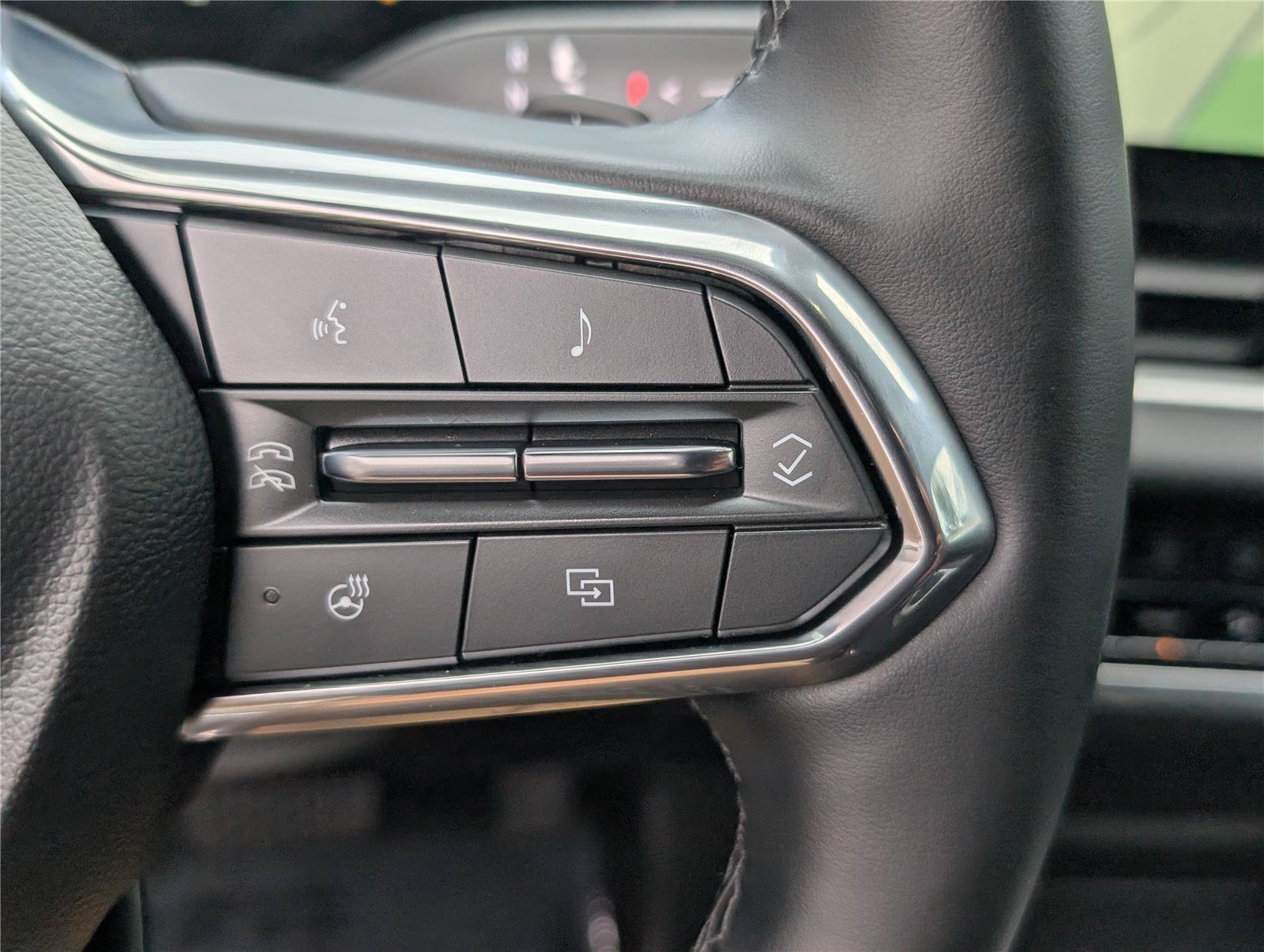 Used 2025 Chevrolet Equinox LT AWD/4WD image 23