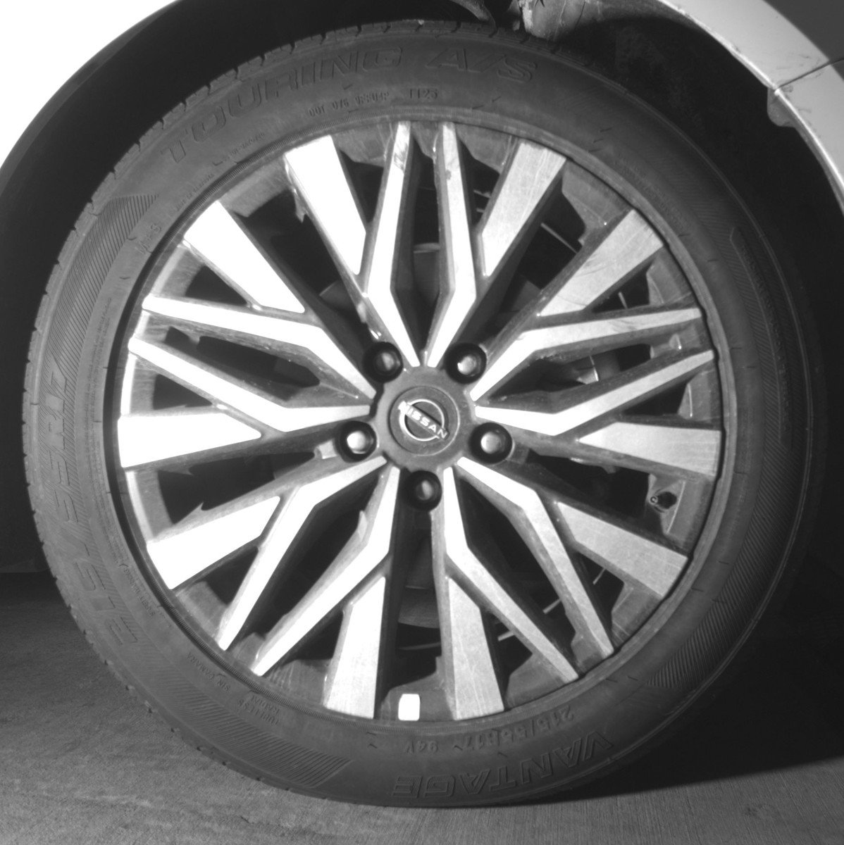 Used 2025 Nissan Altima 2.5 SV FWD image 13