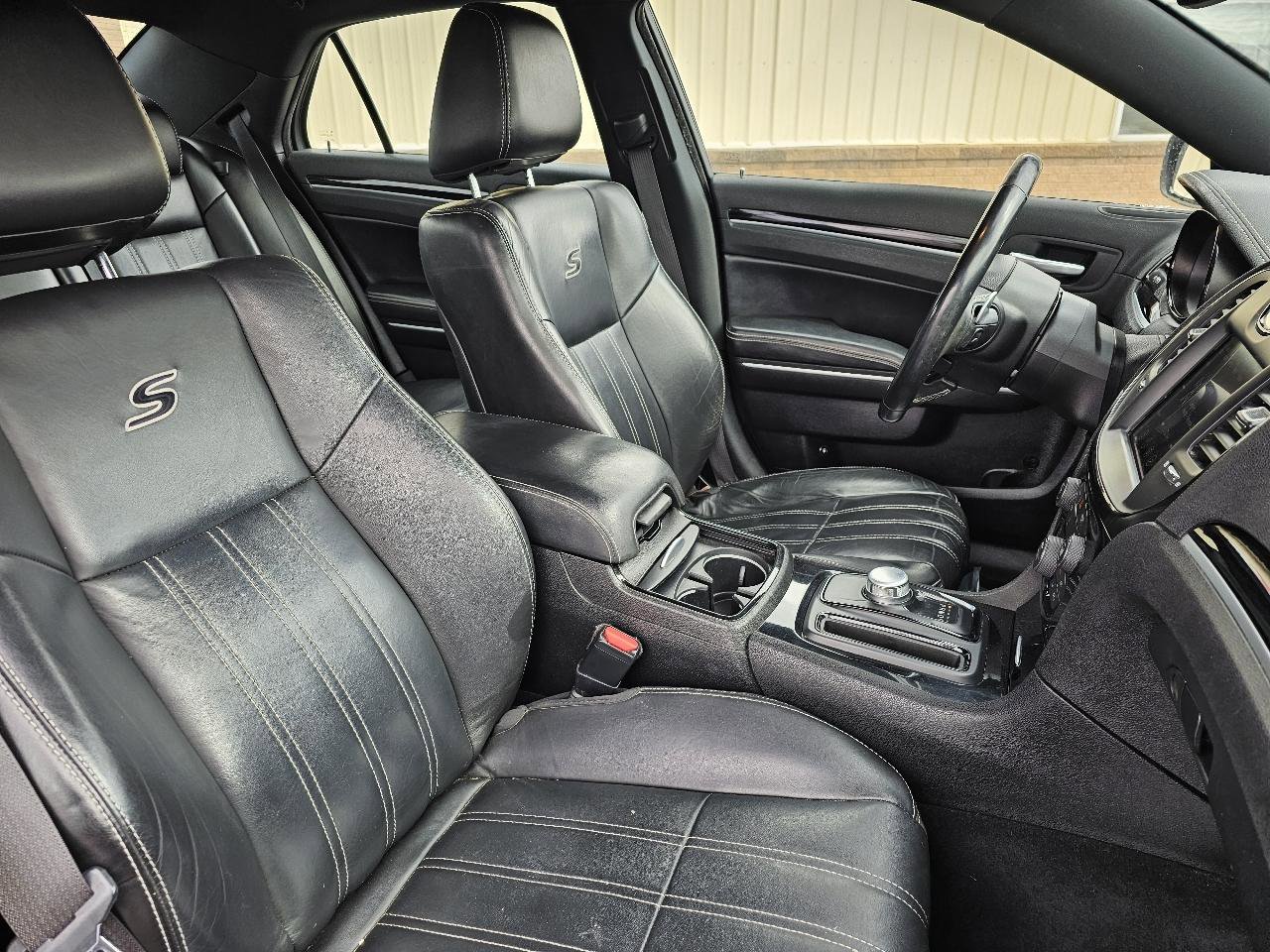 Used 2019 Chrysler 300 S image 18