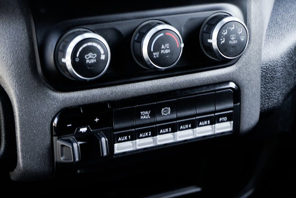 Used 2022 RAM 5500 Tradesman w/ Chrome Appearance Group image 33