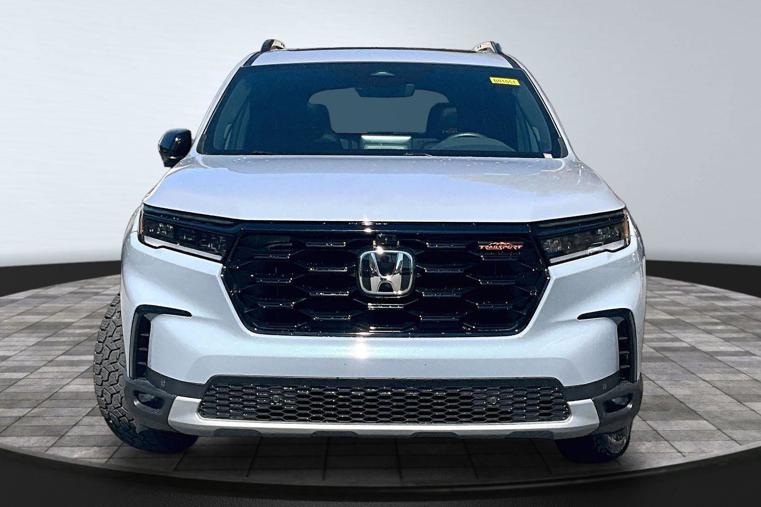 Used 2025 Honda Pilot TrailSport image 4