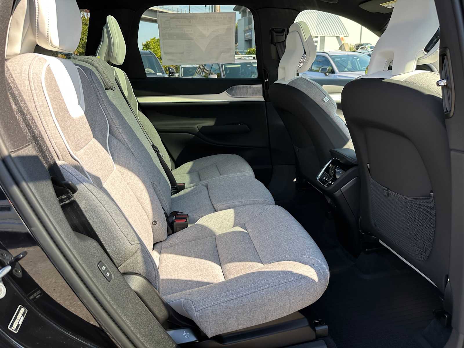 New 2025 Volvo EX90 Ultra w/ Protection Package Premier image 12