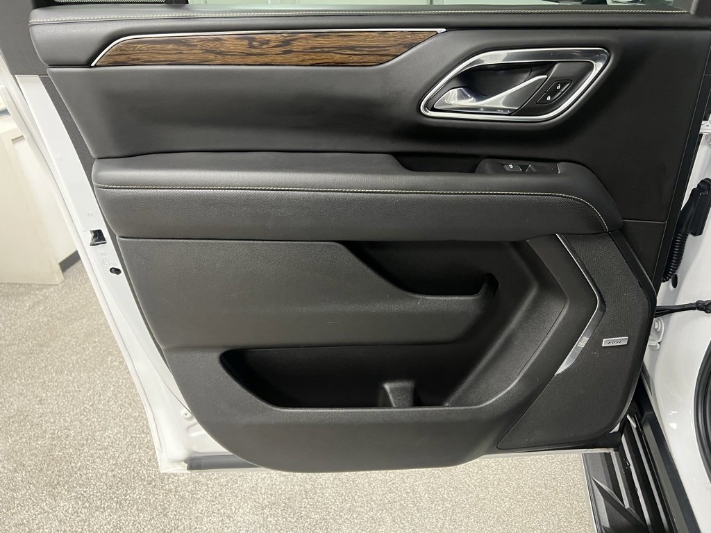 Used 2023 Chevrolet Suburban Premier image 42