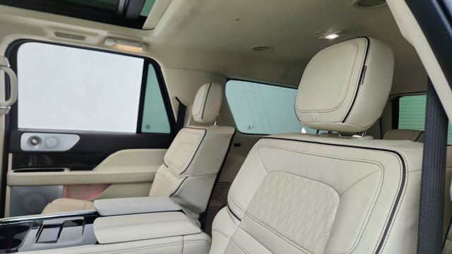 Used 2024 Lincoln Navigator L Black Label AWD/4WD image 33