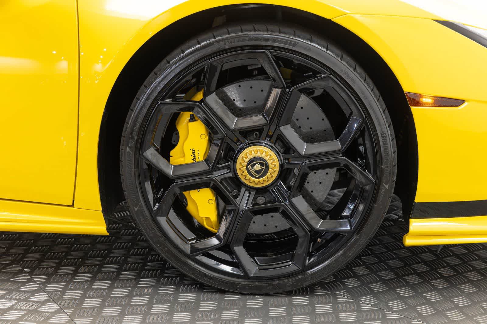 Used 2023 Lamborghini Huracan Tecnica RWD image 46