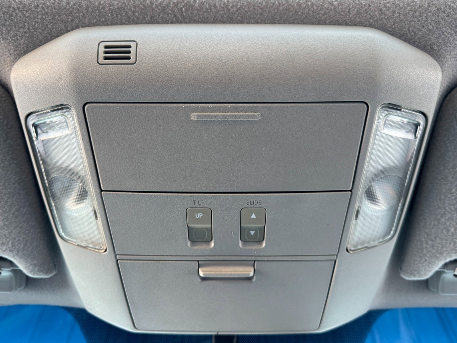 Used 2010 Toyota Sequoia Limited image 29