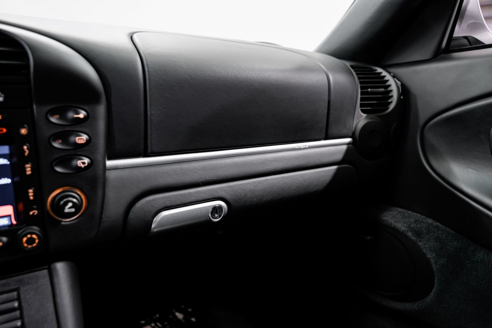 Used 2004 Porsche 911 Carrera RWD image 17