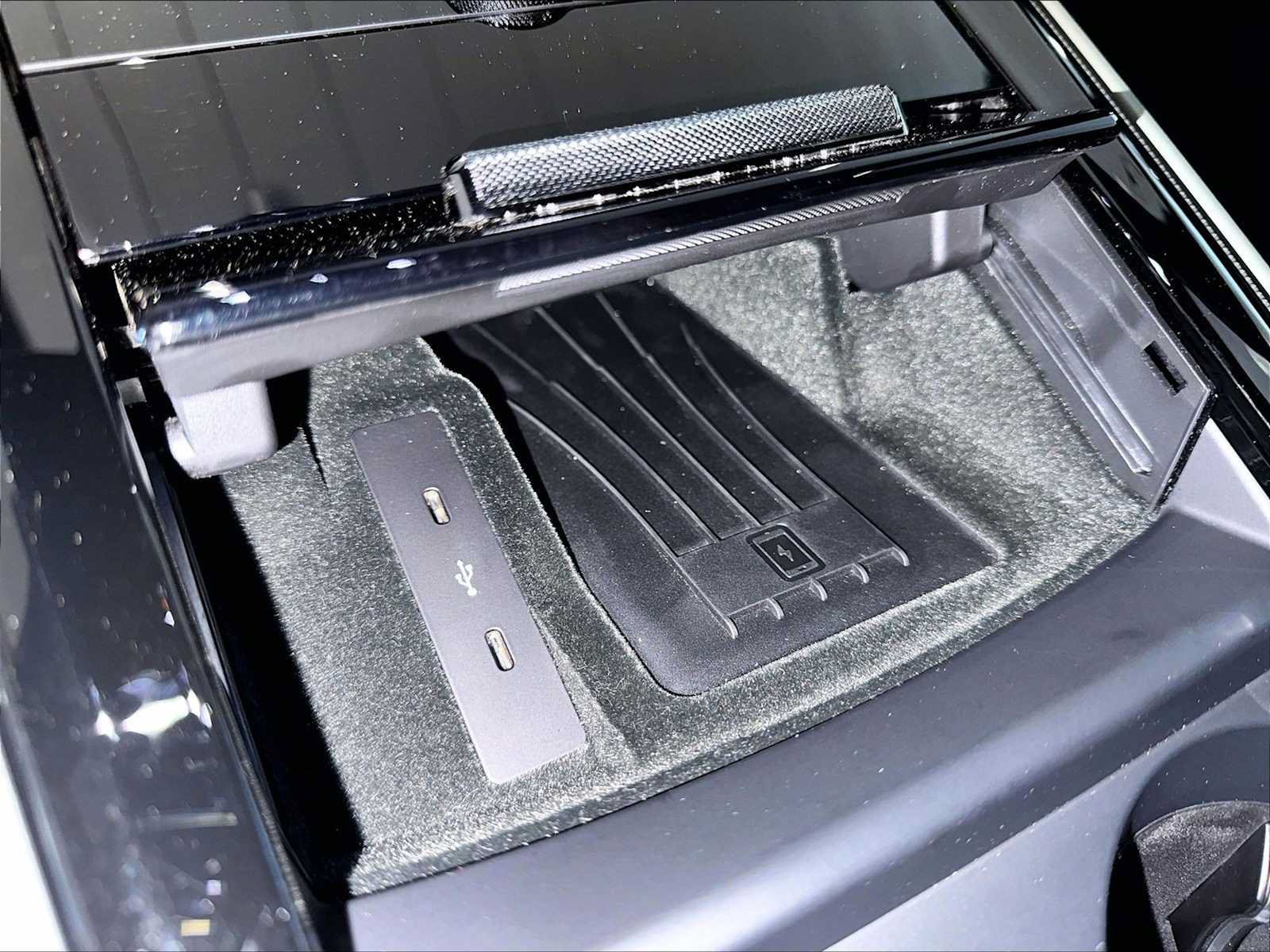 Used 2024 Porsche Panamera 4 AWD/4WD image 29