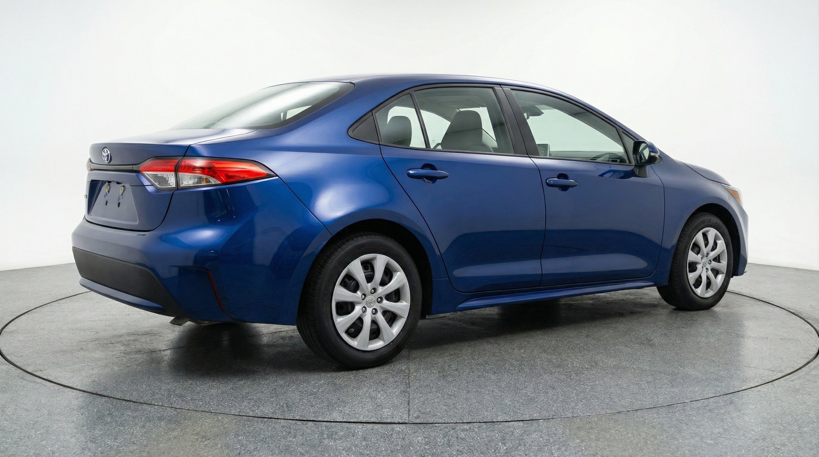 Used 2025 Toyota Corolla LE image 9