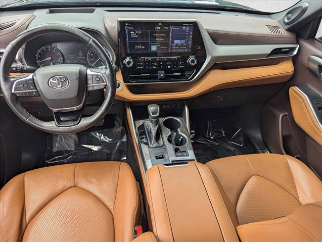 Used 2020 Toyota Highlander Platinum image 18