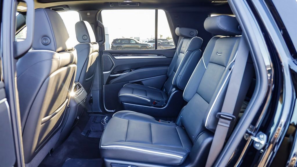 Used 2025 Cadillac Escalade Premium Luxury image 20