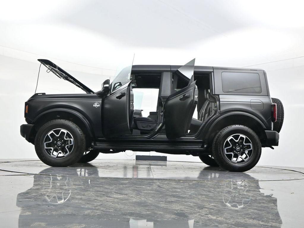 Used 2025 Ford Bronco Outer Banks w/ Matte Film Protection Package AWD/4WD image 59