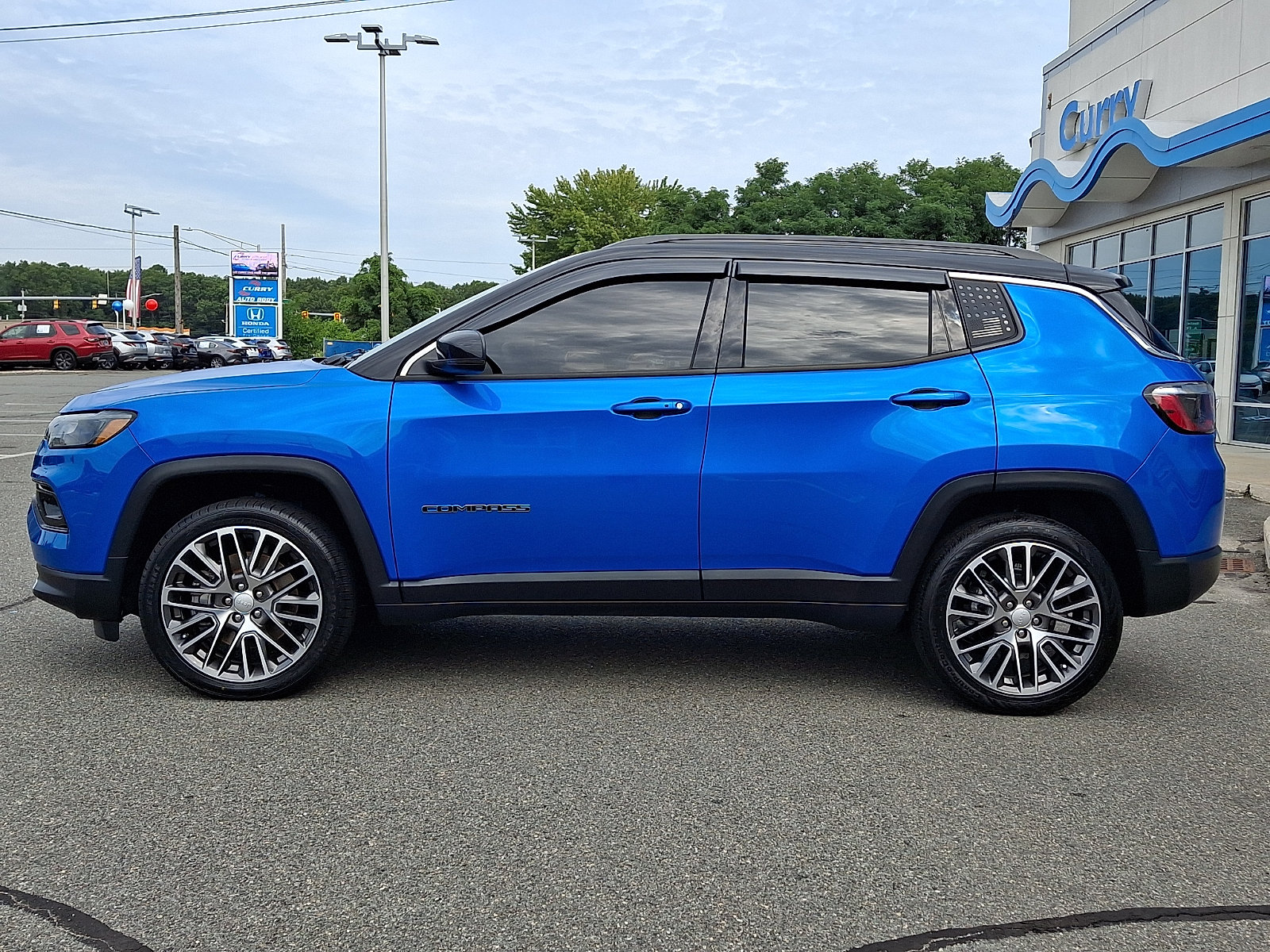 Used 2023 Jeep Compass Limited w/ Elite Group AWD/4WD image 7