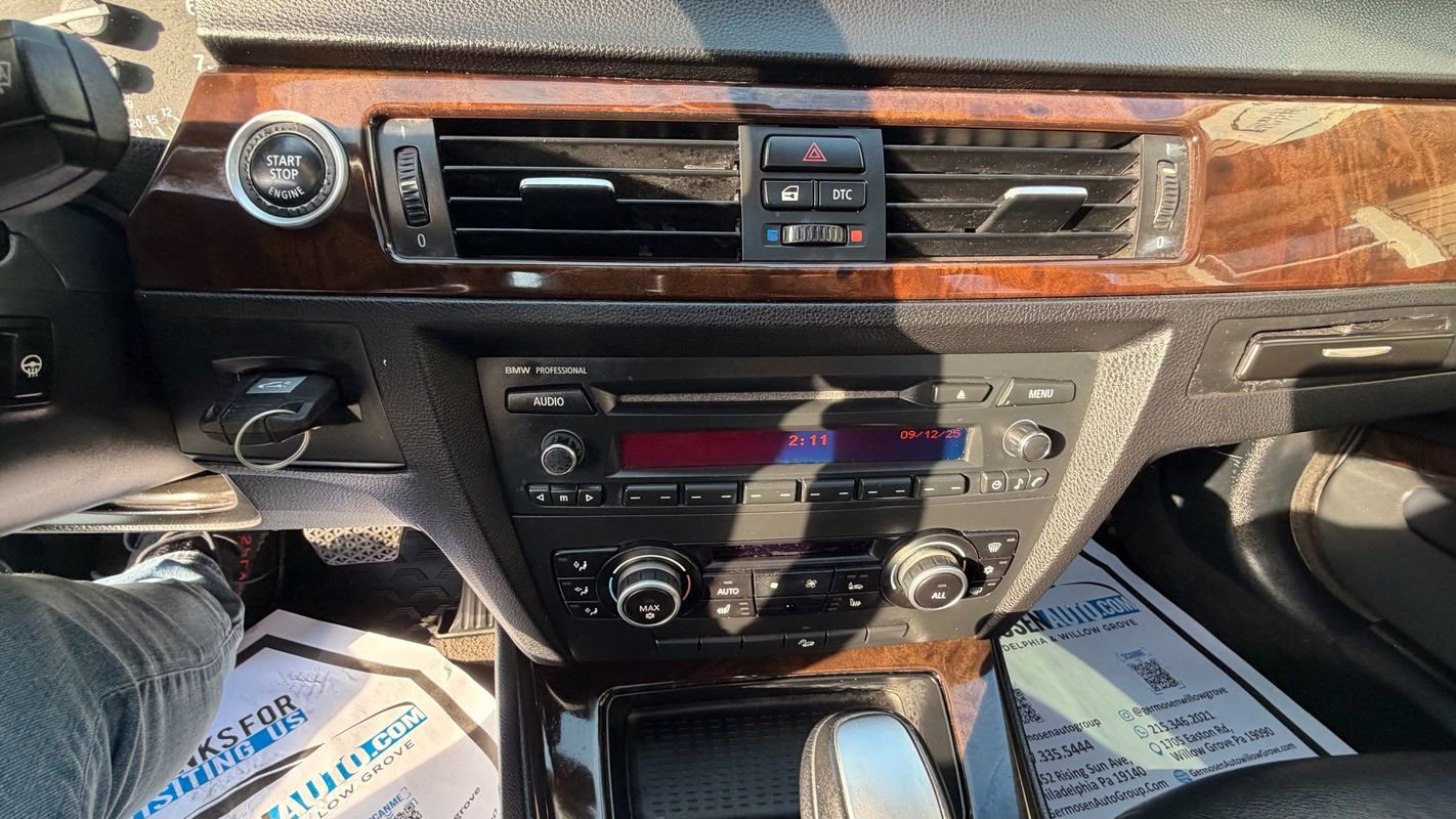 Used 2010 BMW 328i xDrive Sedan w/ Premium Pkg AWD/4WD image 13