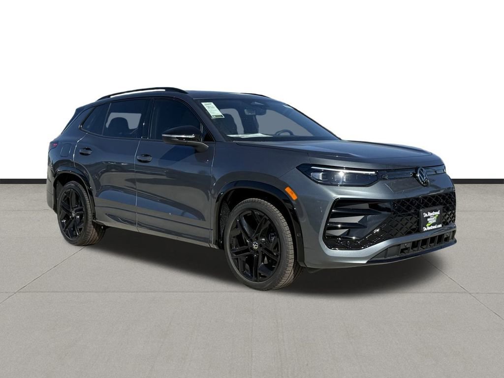New 2026 Volkswagen Tiguan SE R-Line FWD image 3