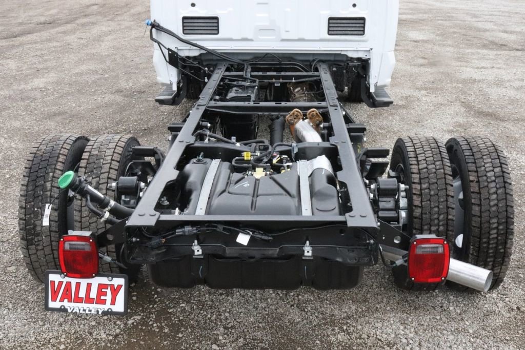 New 2025 Ford F550 4x4 Regular Cab Super Duty image 17