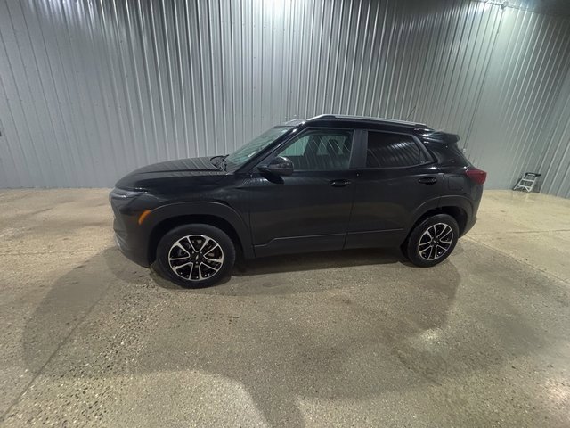 Used 2024 Chevrolet TrailBlazer LT w/ Driver Confidence Package image 2