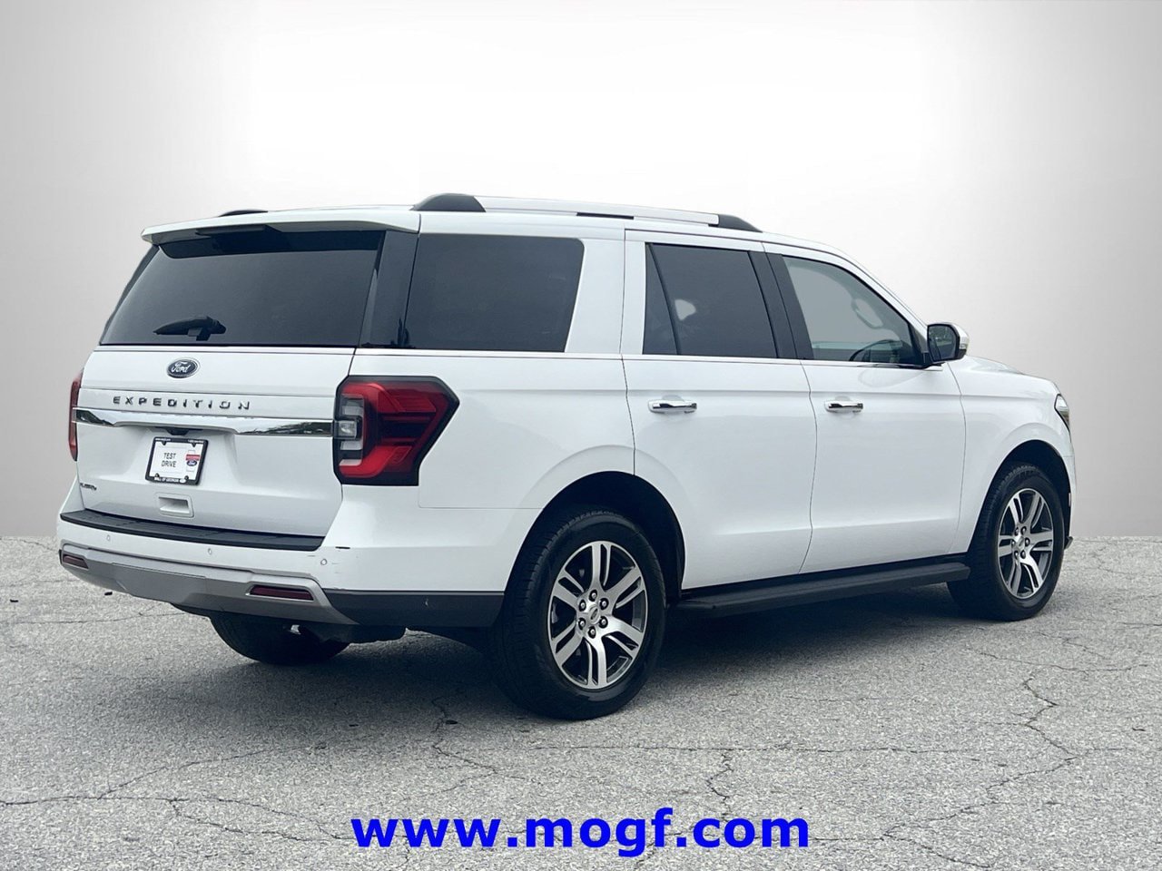 Used 2024 Ford Expedition Limited RWD image 3