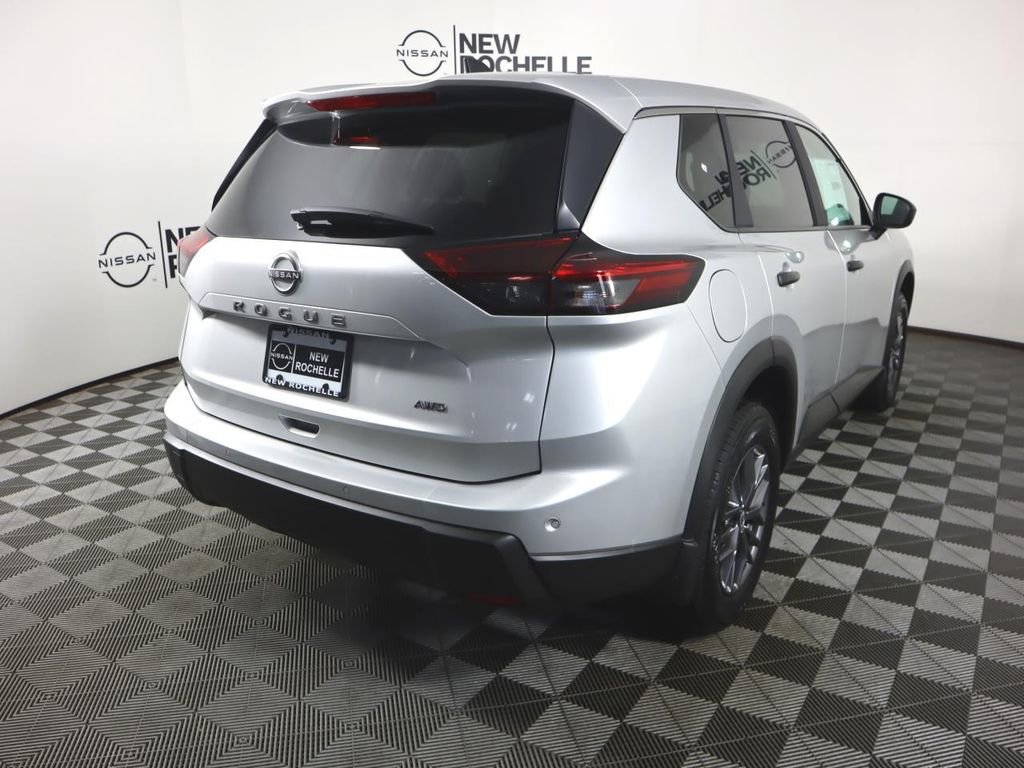 Certified 2025 Nissan Rogue S image 5