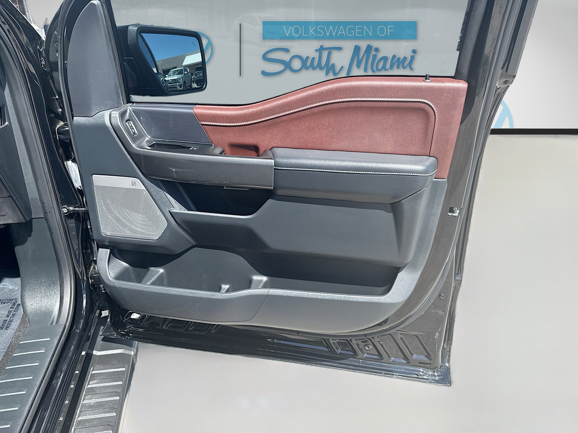 Used 2023 Ford F150 Lariat image 34