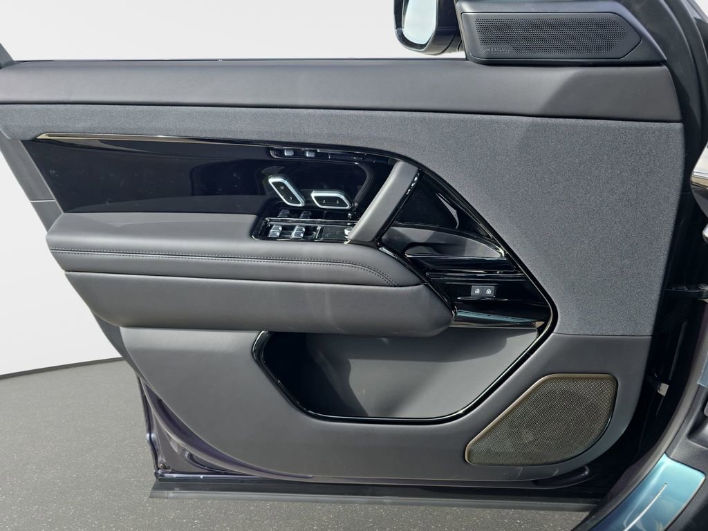 New 2026 Land Rover Range Rover Sport SV image 28