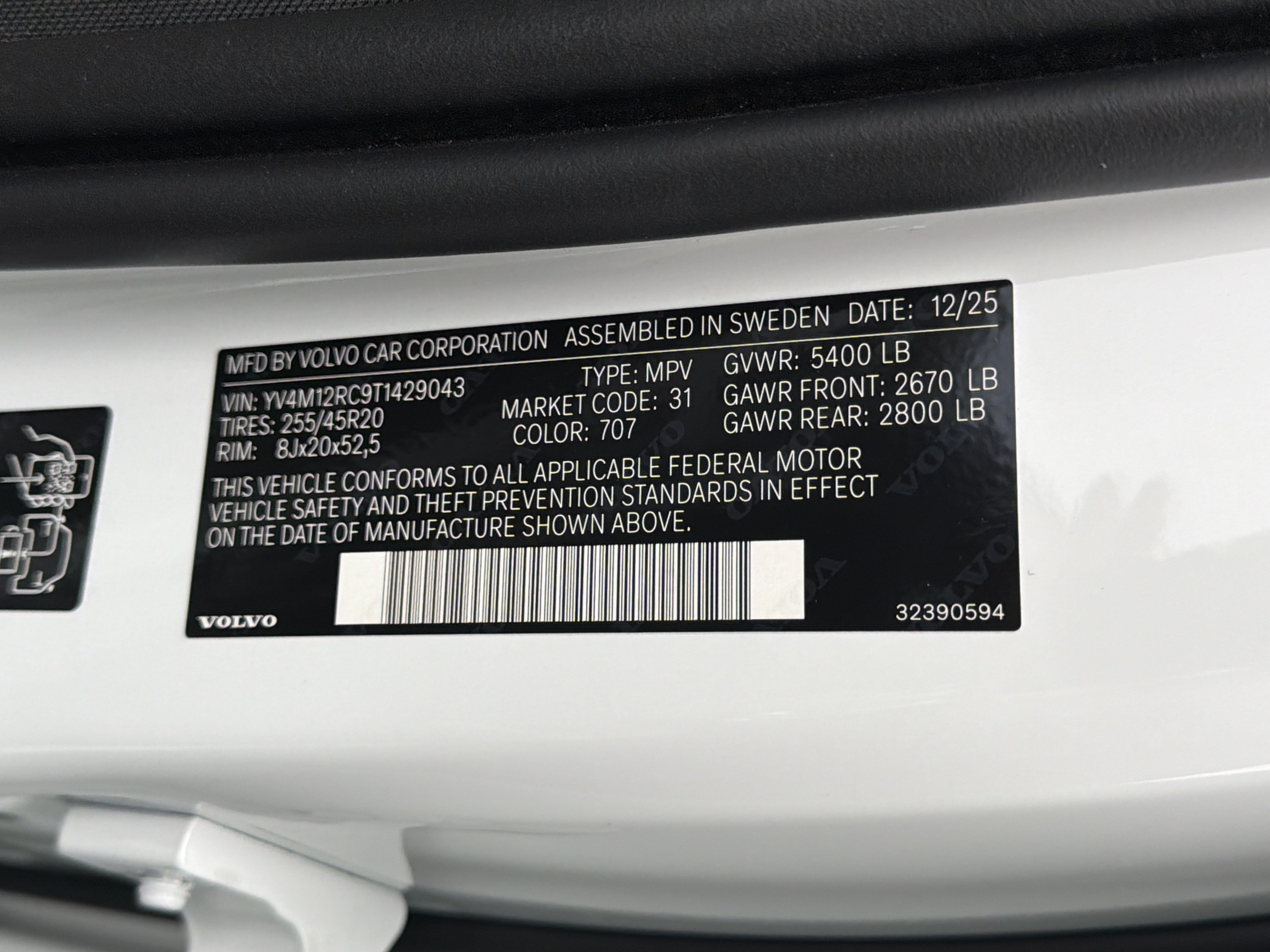 Used 2026 Volvo XC60 B5 Plus w/ Protection Package Premier AWD/4WD image 37