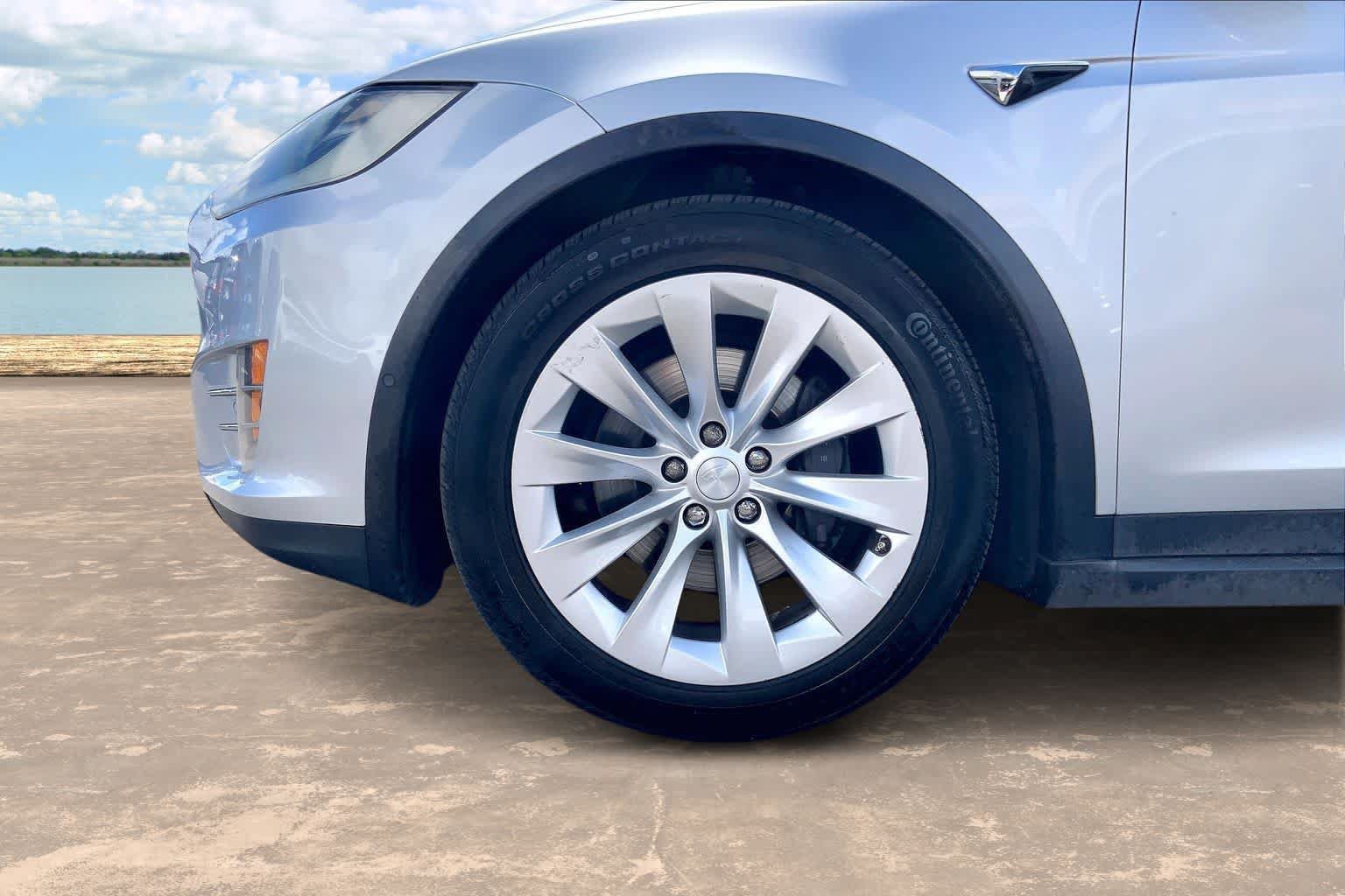 Used 2017 Tesla Model X 75D AWD/4WD image 8