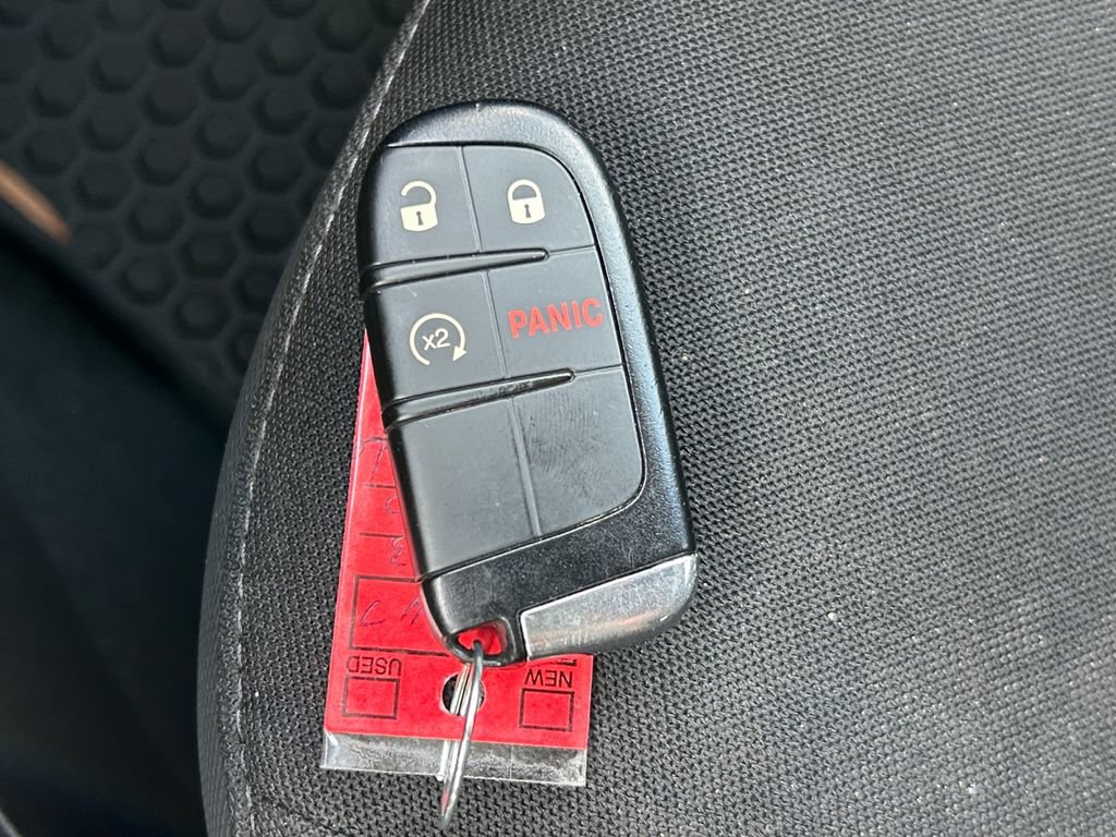 Used 2023 Jeep Renegade Latitude AWD/4WD image 35